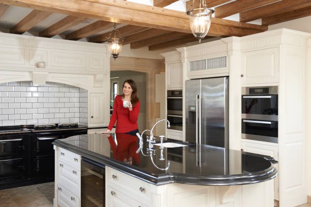 Cuisinistes Nogent-sur-Marne : Pourquoi la consultation d’un cuisiniste est-elle importante avant de commencer une rénovation ?