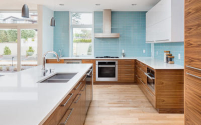 Comment un cuisiniste peut-il intégrer des éléments de smart home dans une cuisine traditionnelle ?