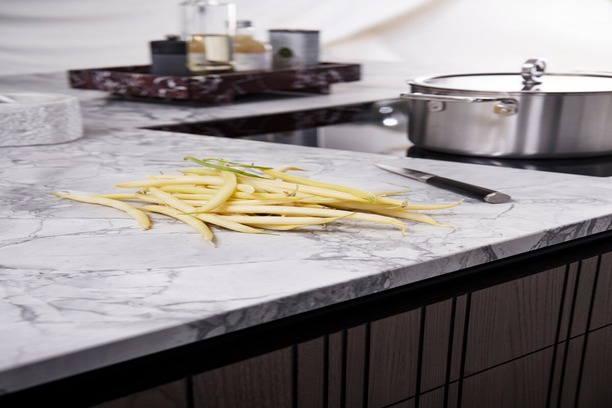 Quels matériaux de haute qualité sont utilisés par les cuisinistes à Saint-Maurice pour des cuisines sur mesure ?