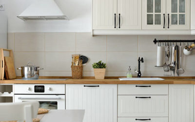 Quelles caractéristiques distinctives distinguent la cuisine sur mesure Marnaudes des cuisines standard dans les maisons de luxe?