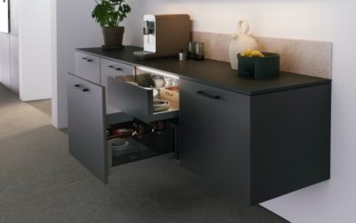 Quelles innovations le magasin Leicht Bry sur Marne apporte-t-il dans le domaine des dressings sur mesure?
