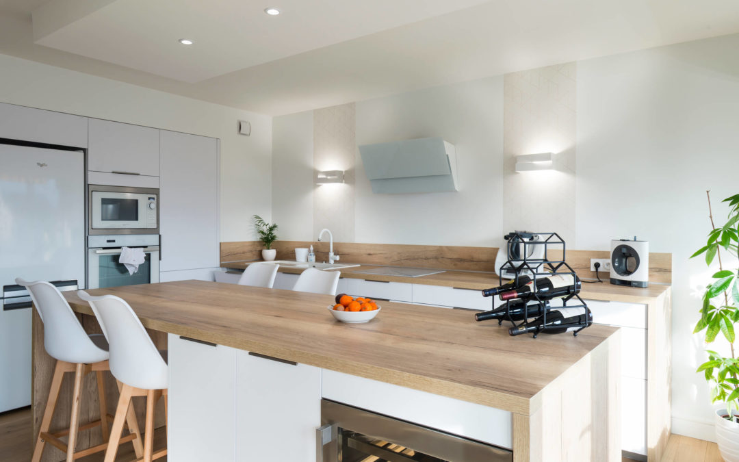 Pourquoi est-il recommandé de consulter les avis et témoignages clients avant de choisir un cuisiniste à Vincennes ?