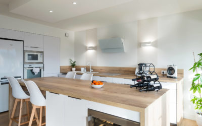 Pourquoi est-il recommandé de consulter les avis et témoignages clients avant de choisir un cuisiniste à Vincennes ?